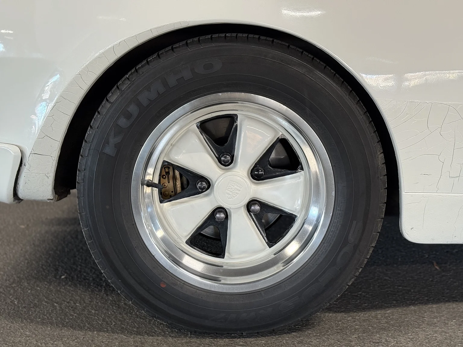 Aussenfoto 1984 PORSCHE 944 Targa (36)