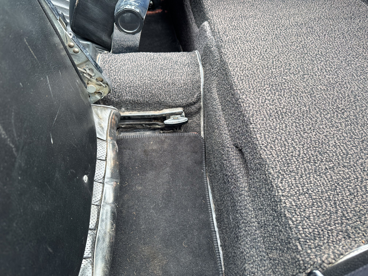 Interiörbild 1975 Mercedes-Benz 280 SL