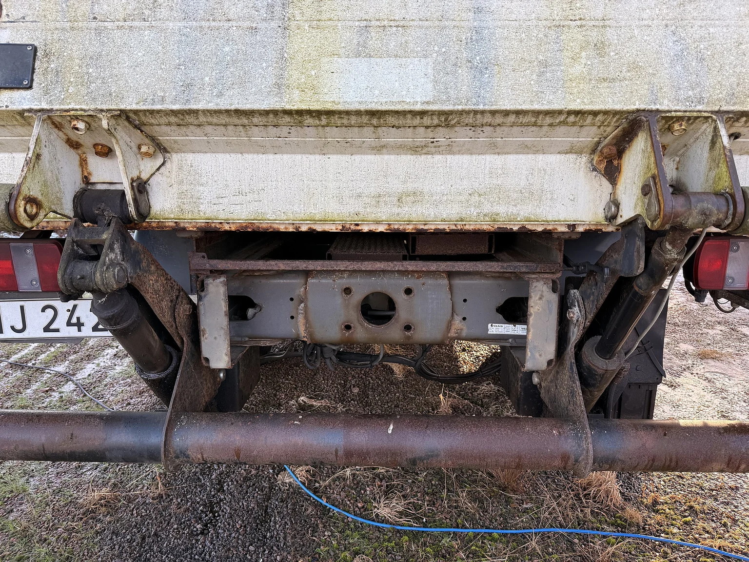 Exteriörbild på 2000 Volvo FL6 4x2 - NO RESERVE (43)