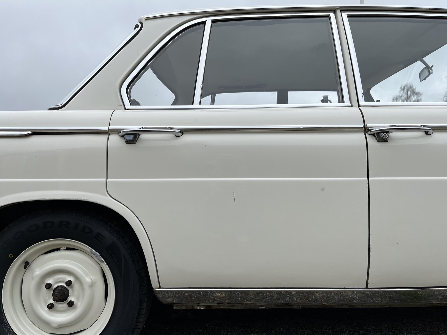 Exterior image of 1965 BMW 1800