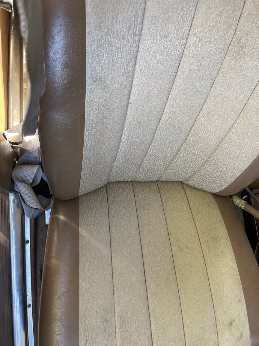 Interior image of 1966 Mercedes-Benz 250s