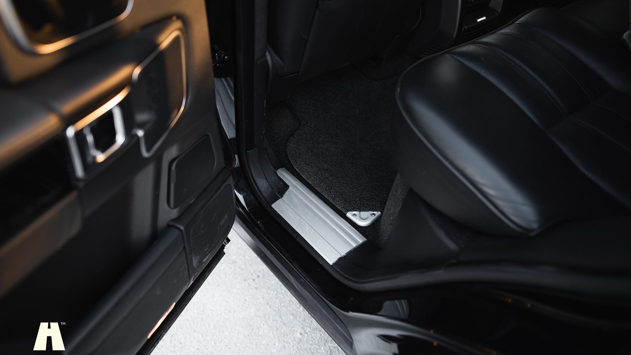 Interior image of 2012 Land Rover Range Rover Westminster TDV8 (L322)