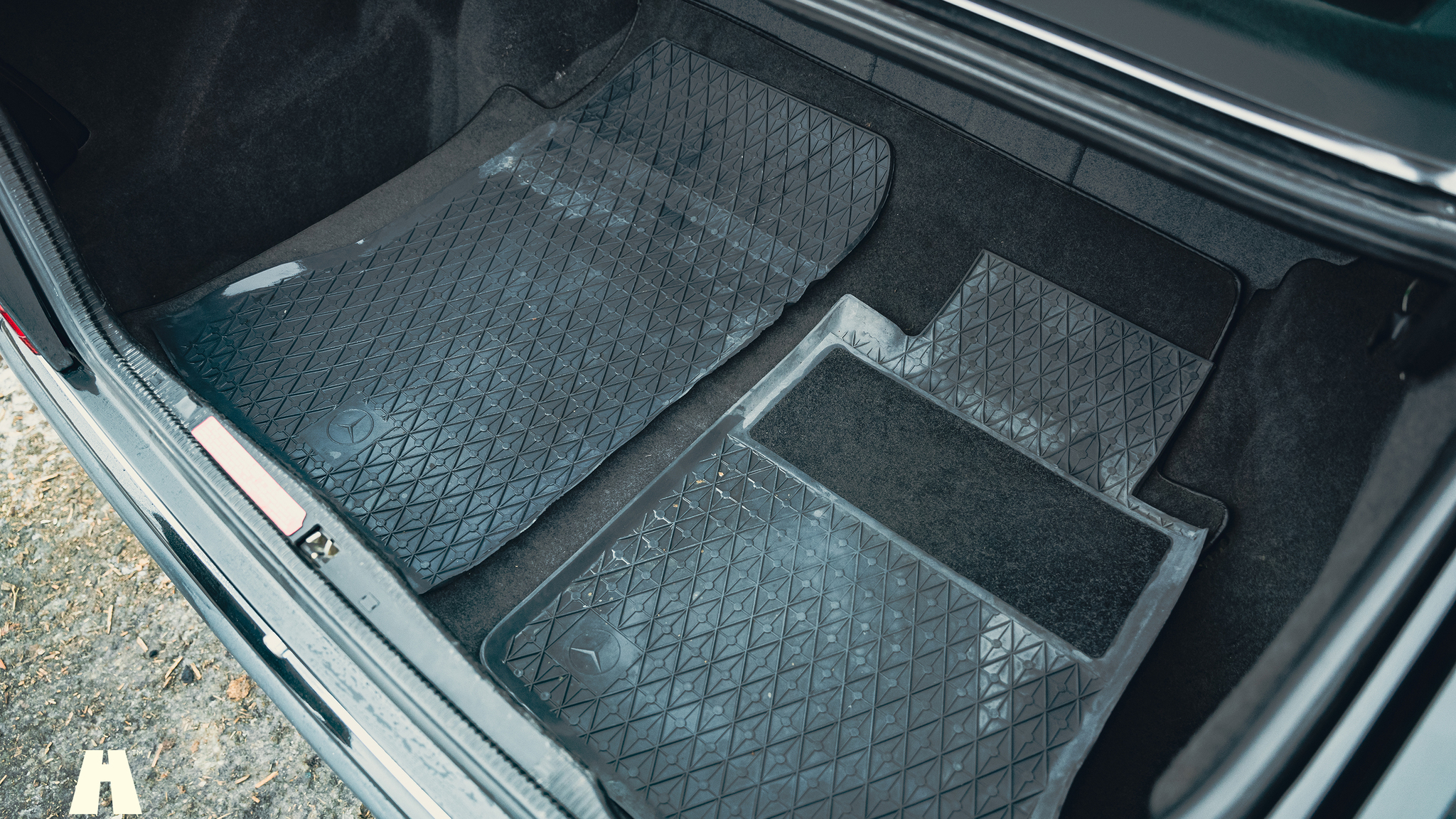 Interiörbild 1990 Mercedes 300 CE-24