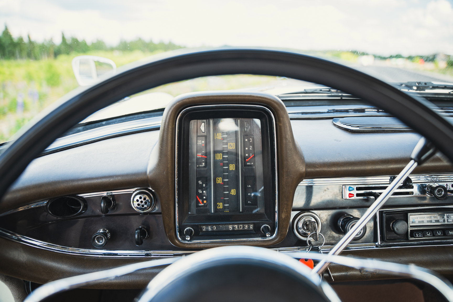 Innenraumfoto von 1966 Mercedes-Benz 200 D "Heckflosse"