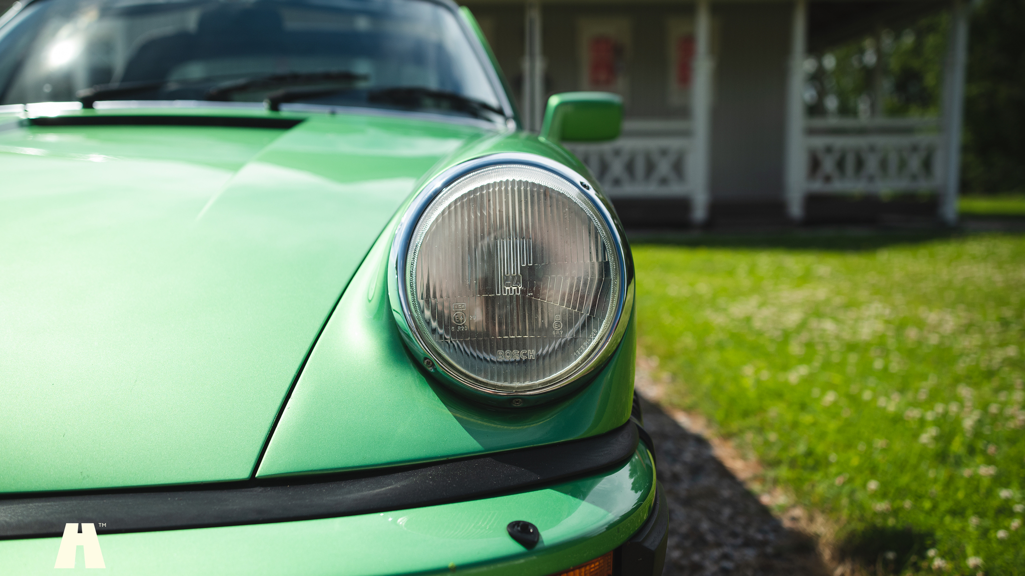 Exterior image of 1976 Porsche 911 Targa