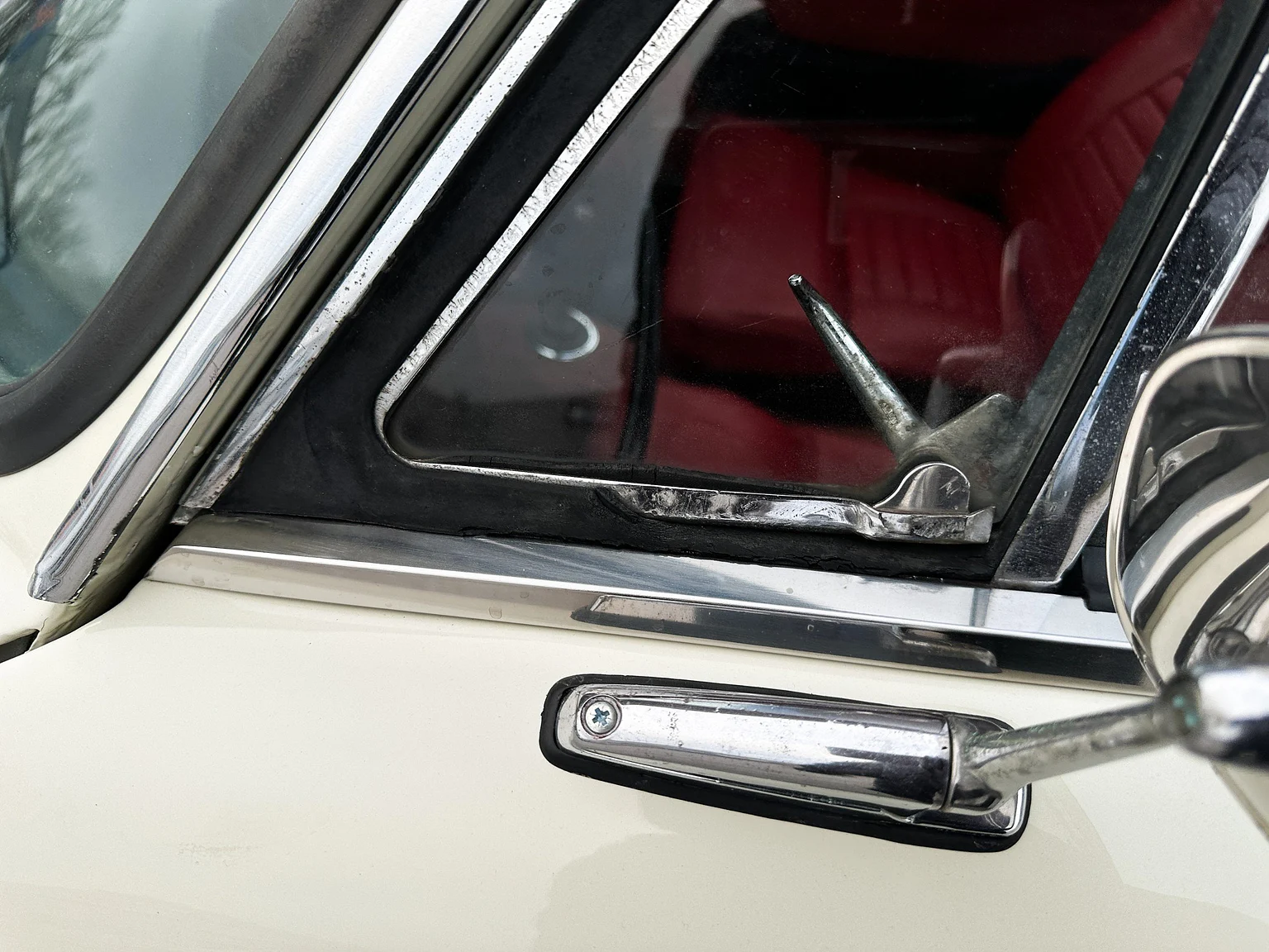 Exteriörbild på 1964 Volvo P 1800S (77)