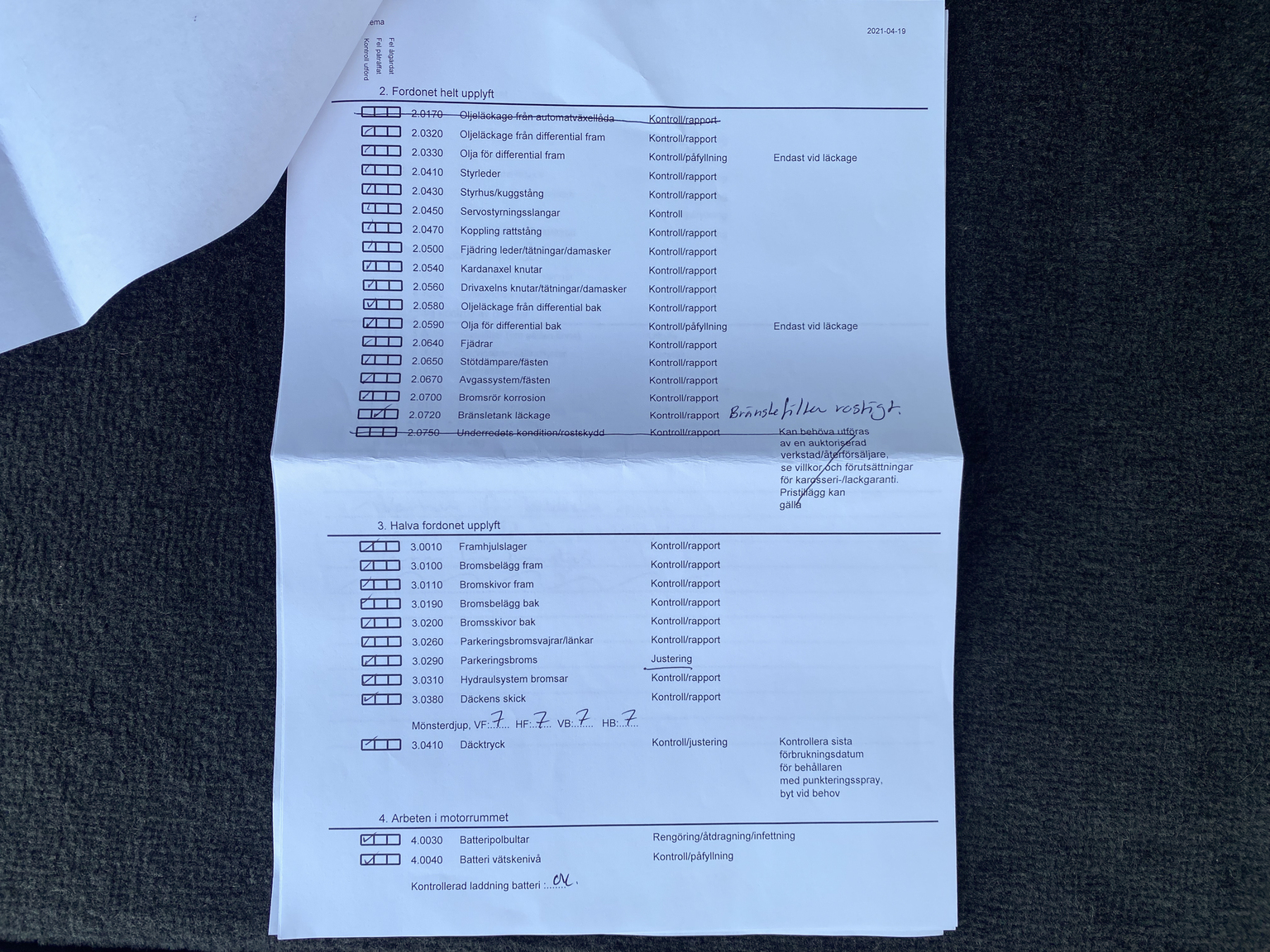 Documentation for 2005 Volvo V70 R AWD (15)