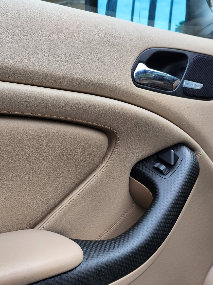 Interior image of 2002  BMW 330Ci 