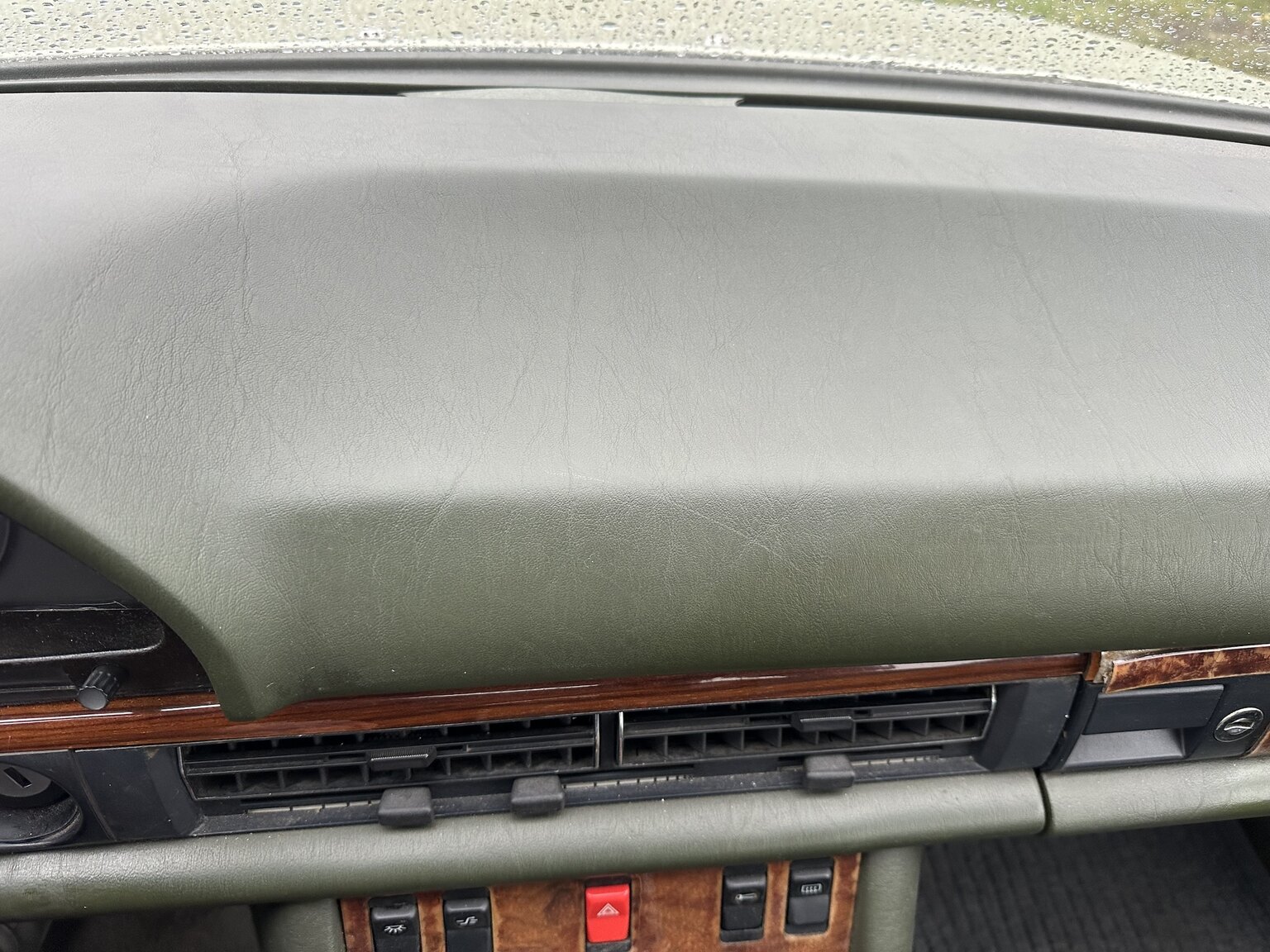 Interior image of 1983 Mercedes-Benz 500 SEC