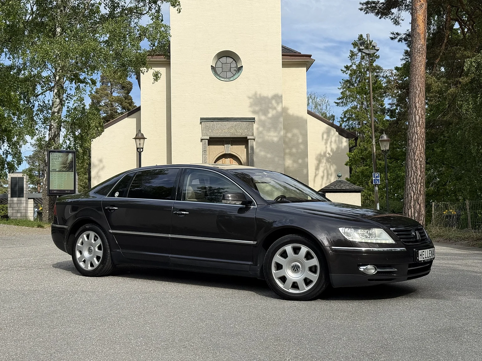 Exteriörbild på 2009 Volkswagen Phaeton W12 LWB Executive (3)