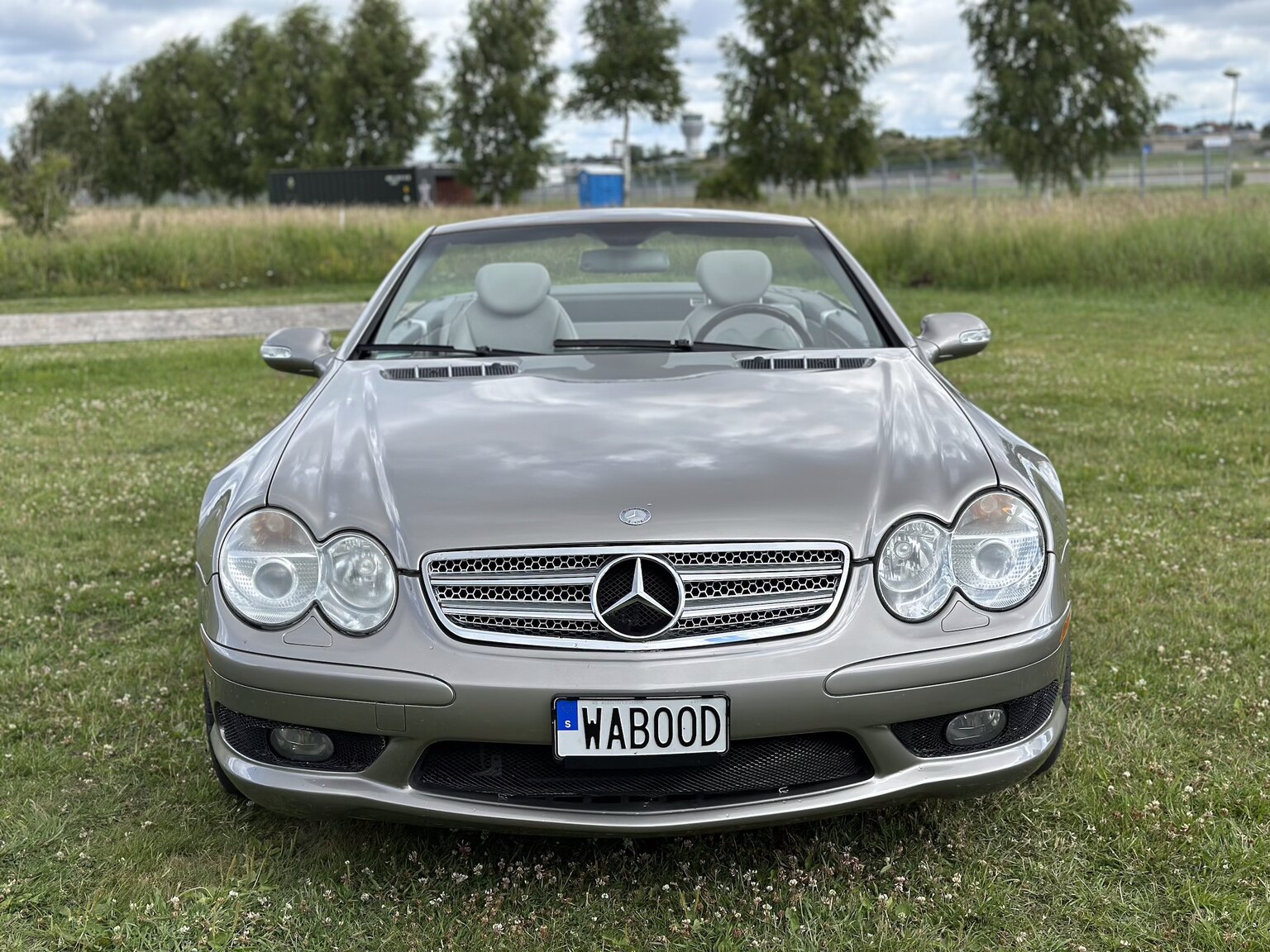 Exteriörbild på 2003 Mercedes Benz SL 500
