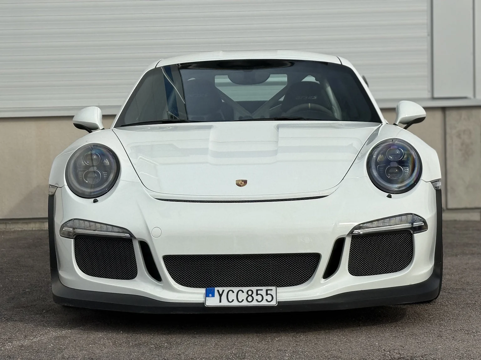 Exterior image of 2016 Porsche 911 GT3 RS (11)