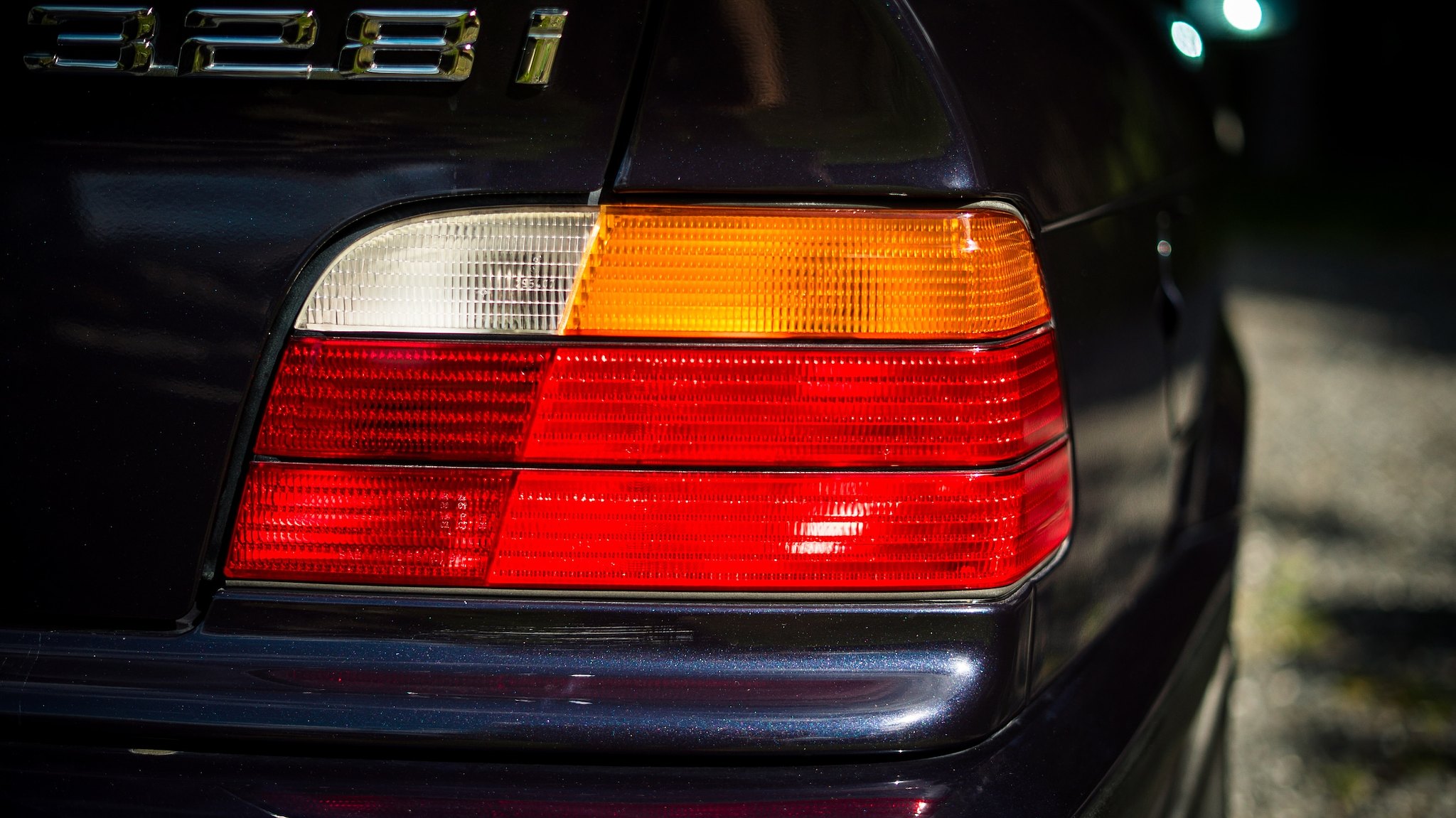 Exterior image of 1997 BMW 328i Coupé Automatisk