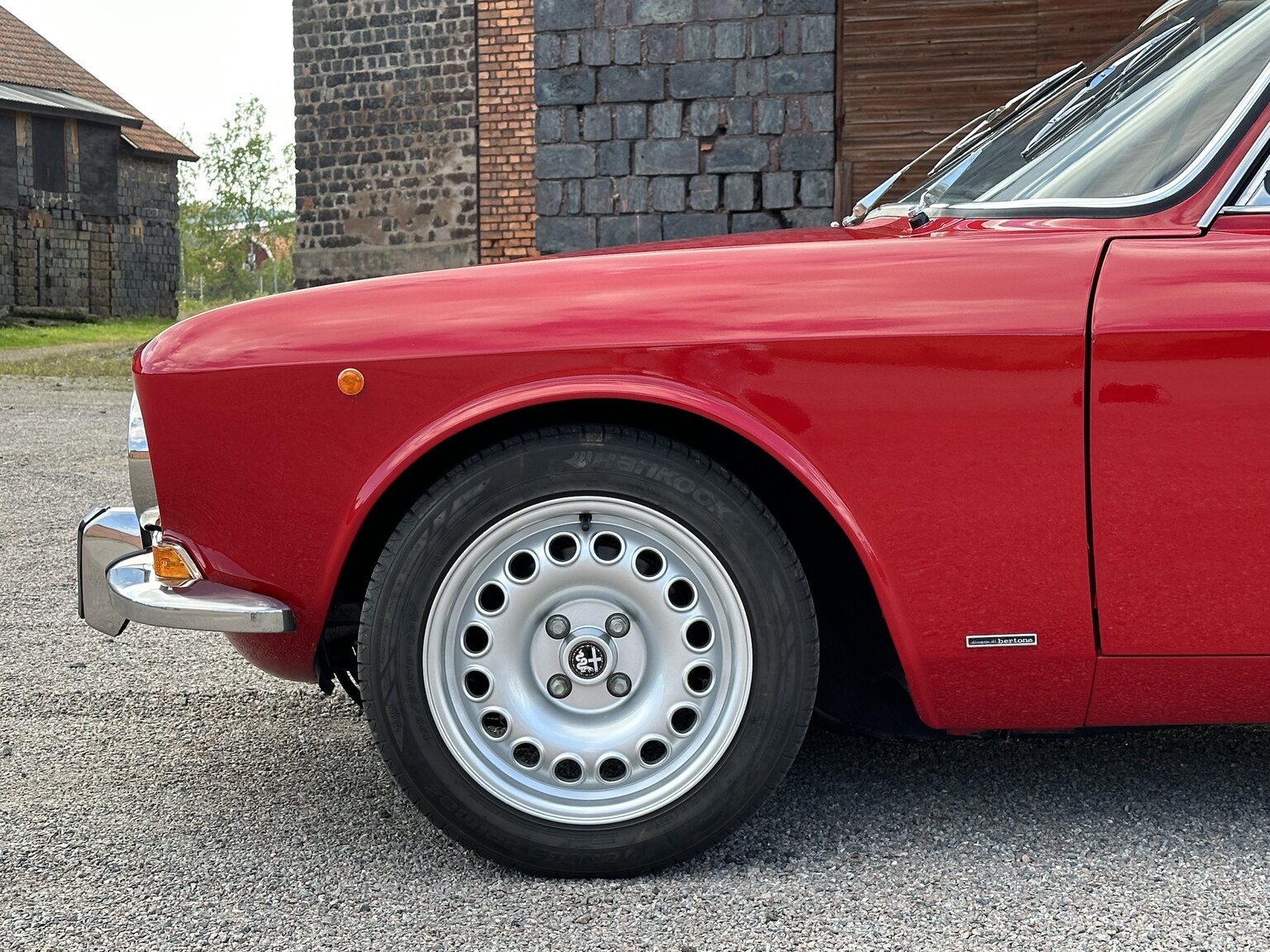 Exteriörbild på 1972 Alfa Romeo 2000 GTV Bertone Coupé