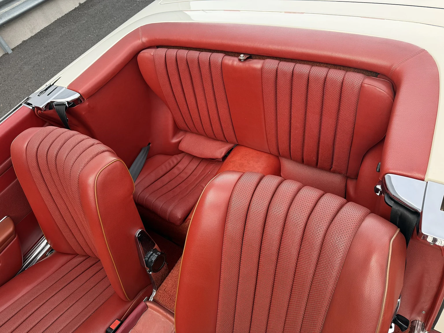 Innenraumfoto von 1973 Mercedes Benz 350 SL  (6)