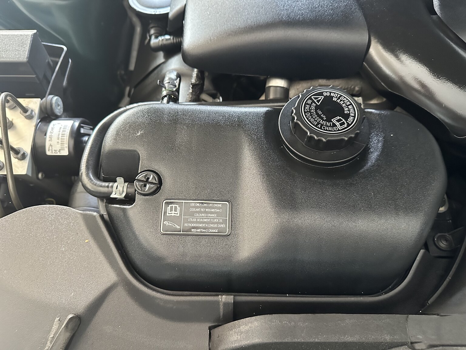 Image of 2003 Jaguar S-Type R mechanics