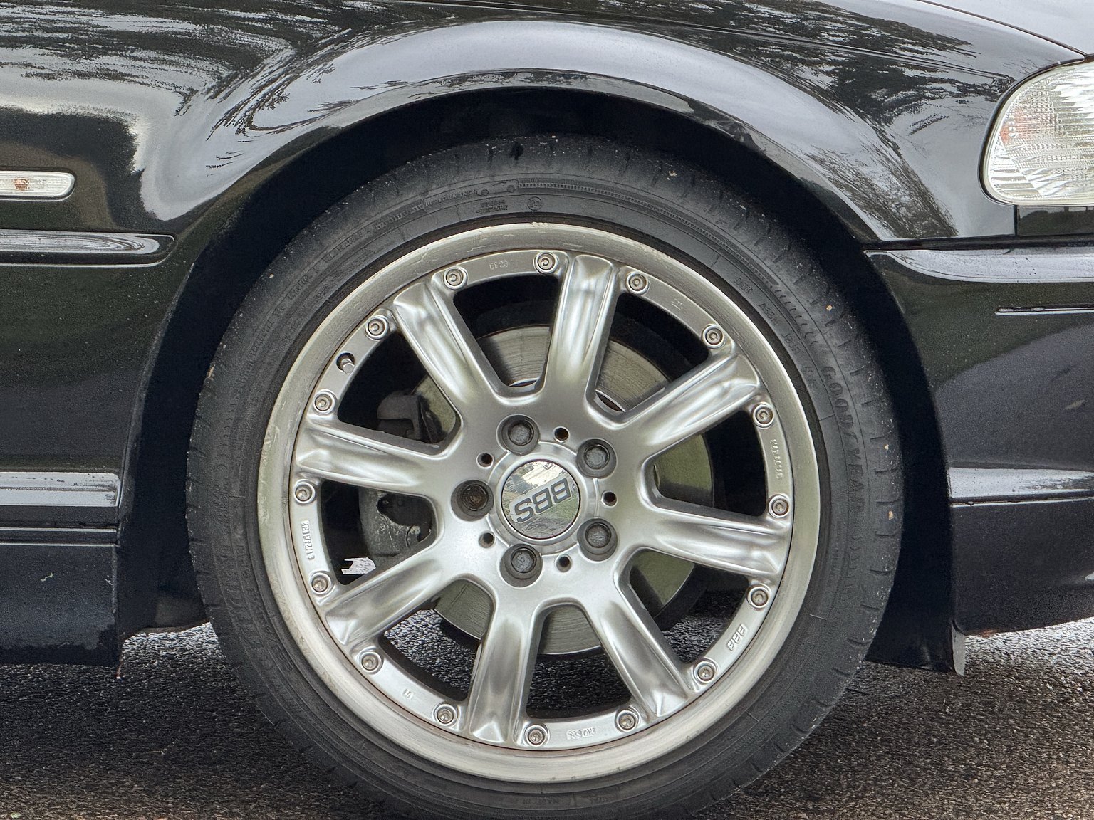 Exteriörbild på 2001 BMW 325IA CAB