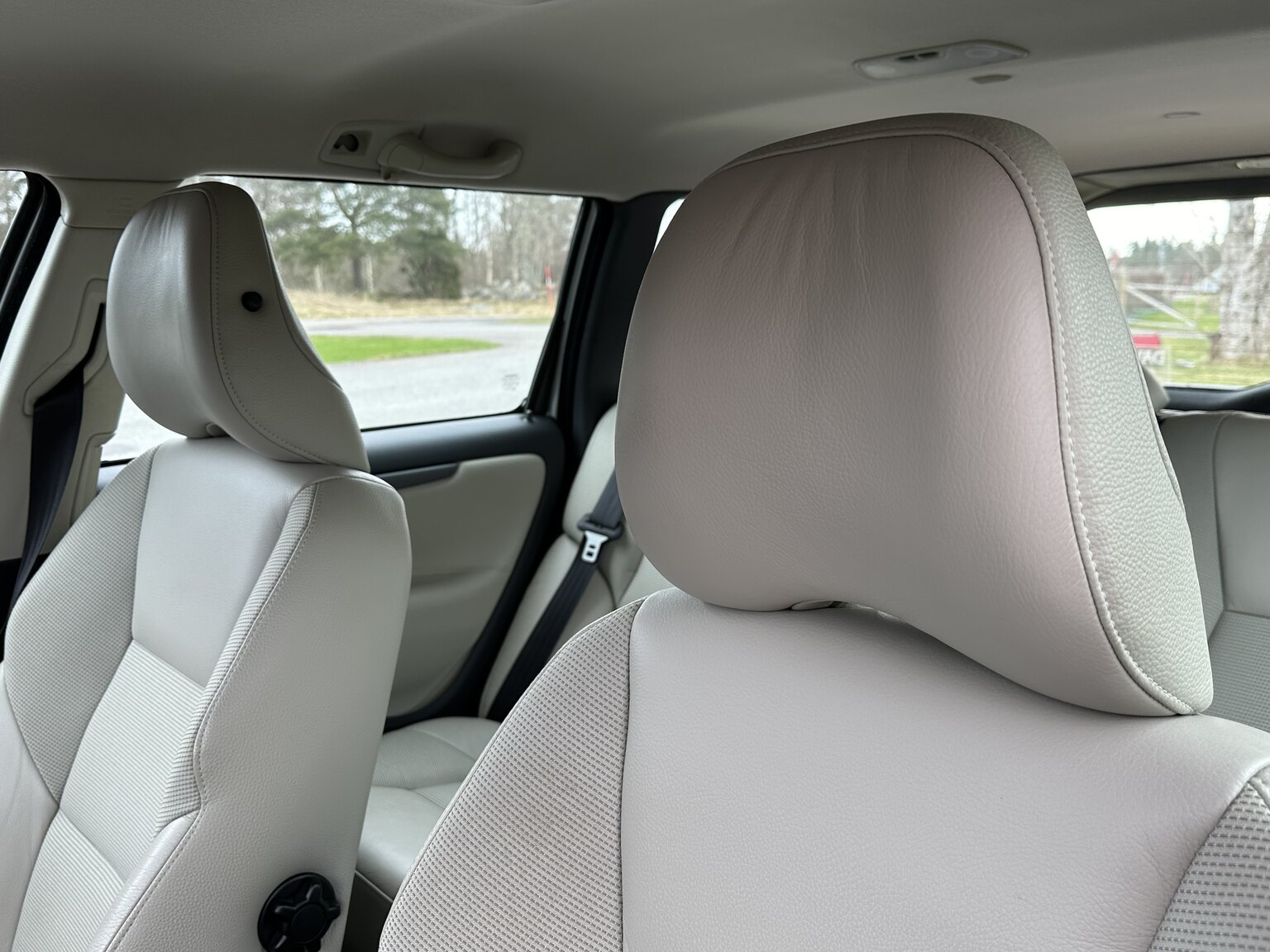 Interior image of 2008 Volvo V70 Classic