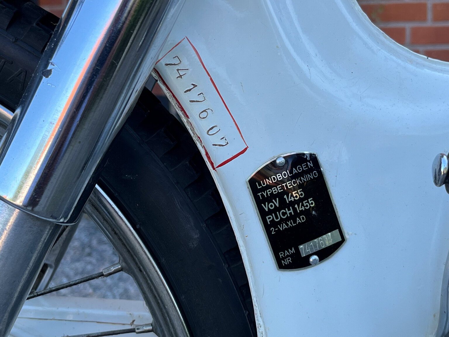 Exteriörbild på 1963 Puch MV 50 KF Florida (VIT)