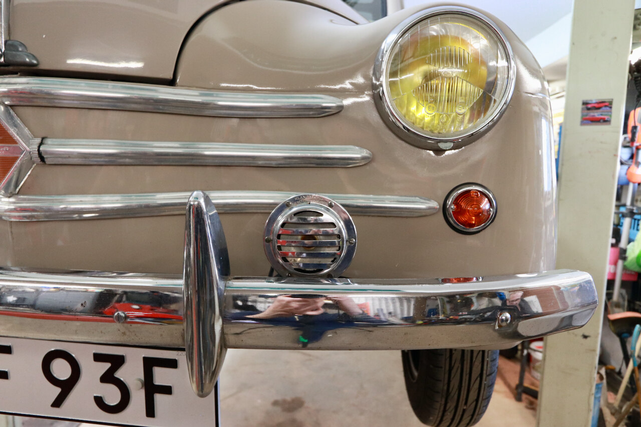 Exterior image of 1959 Renault 4CV