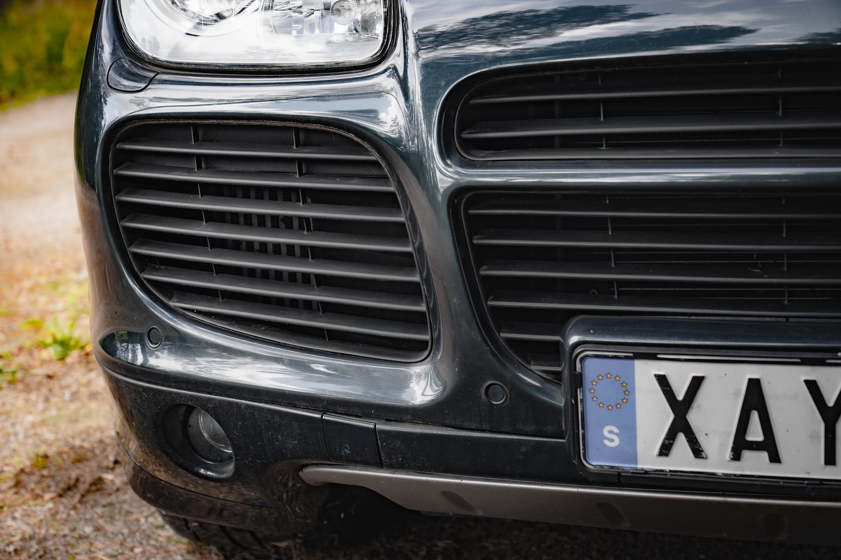 Exterior image of 2005 Porsche Cayenne Turbo WLS