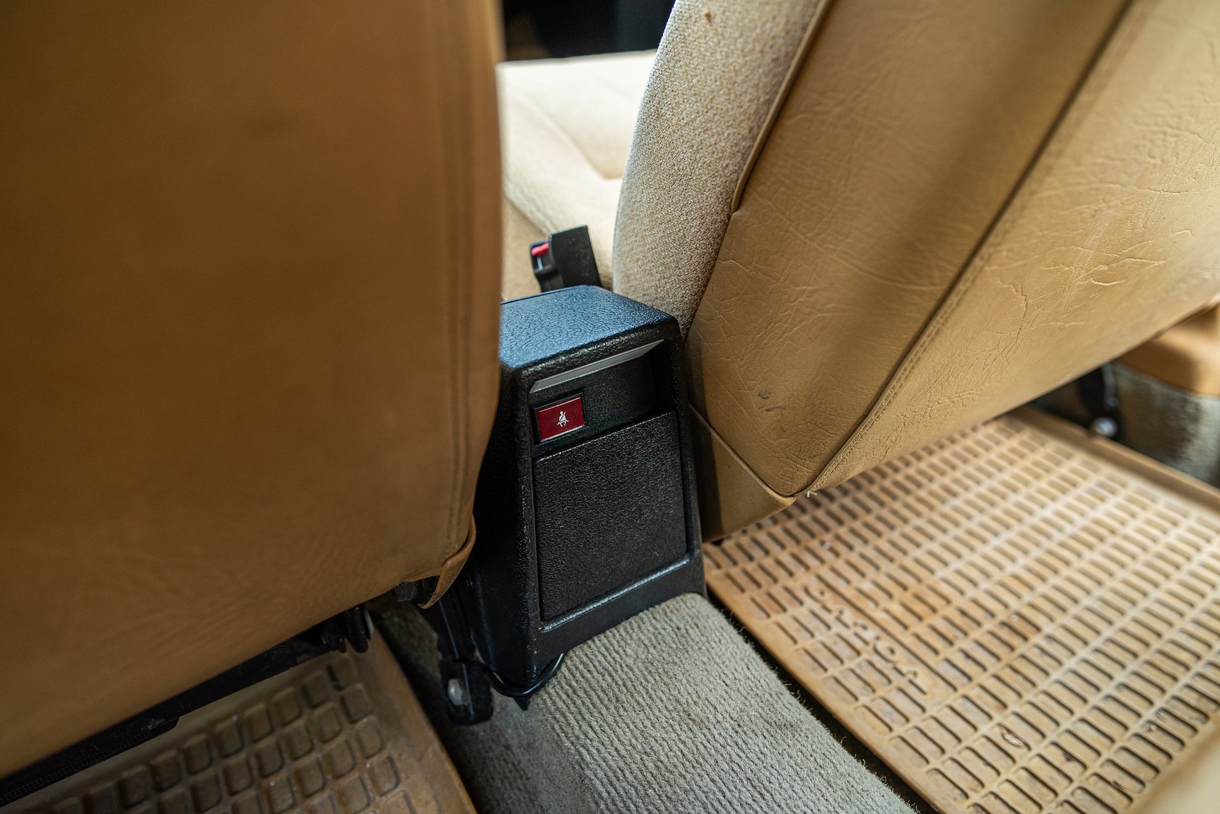 Innenraumfoto von 1993 Volvo 245 GL Classic "No Reserve Auction"