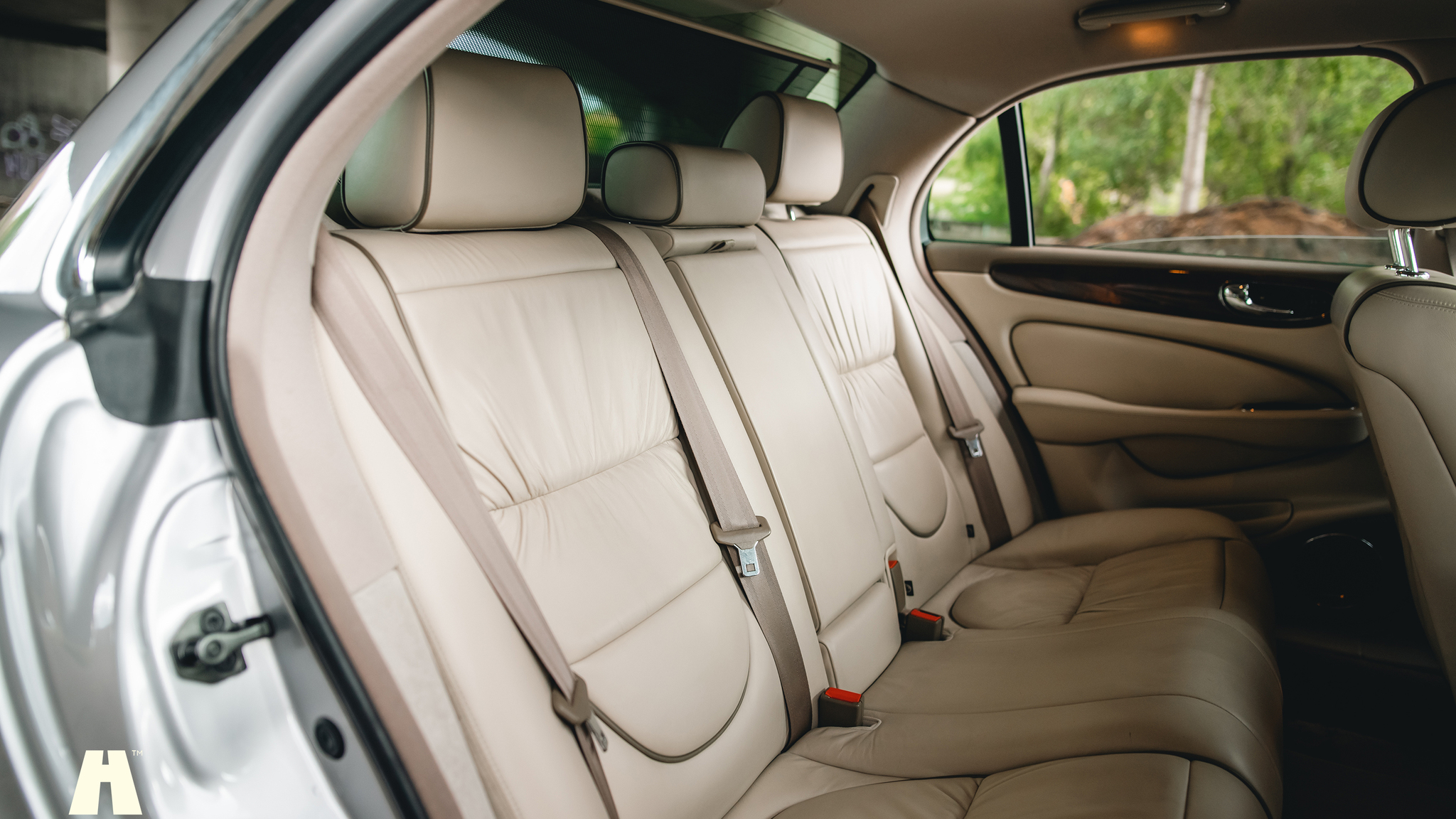 Interior image of 2003 Jaguar XJ Super V8