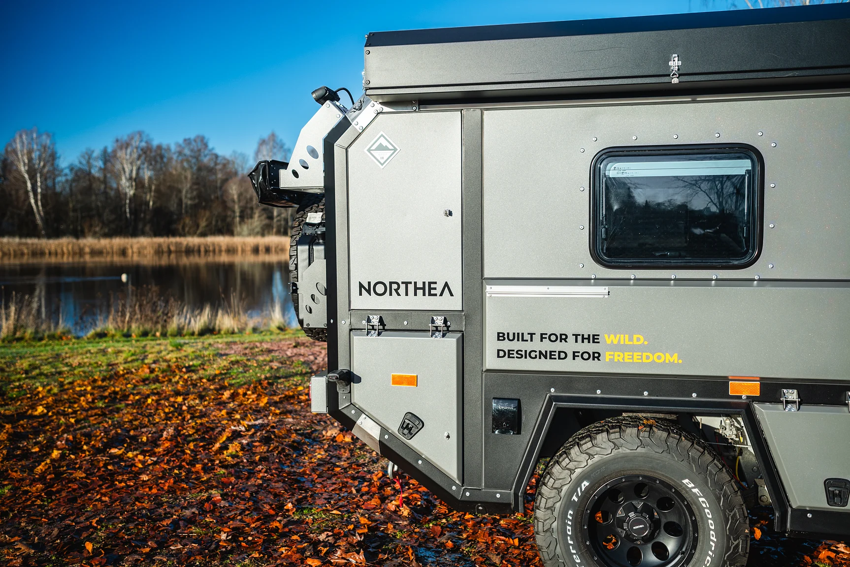 Exterior image of 2025 Northea Trailer Expedition Crawler 458i Offgrid-Camper (20)