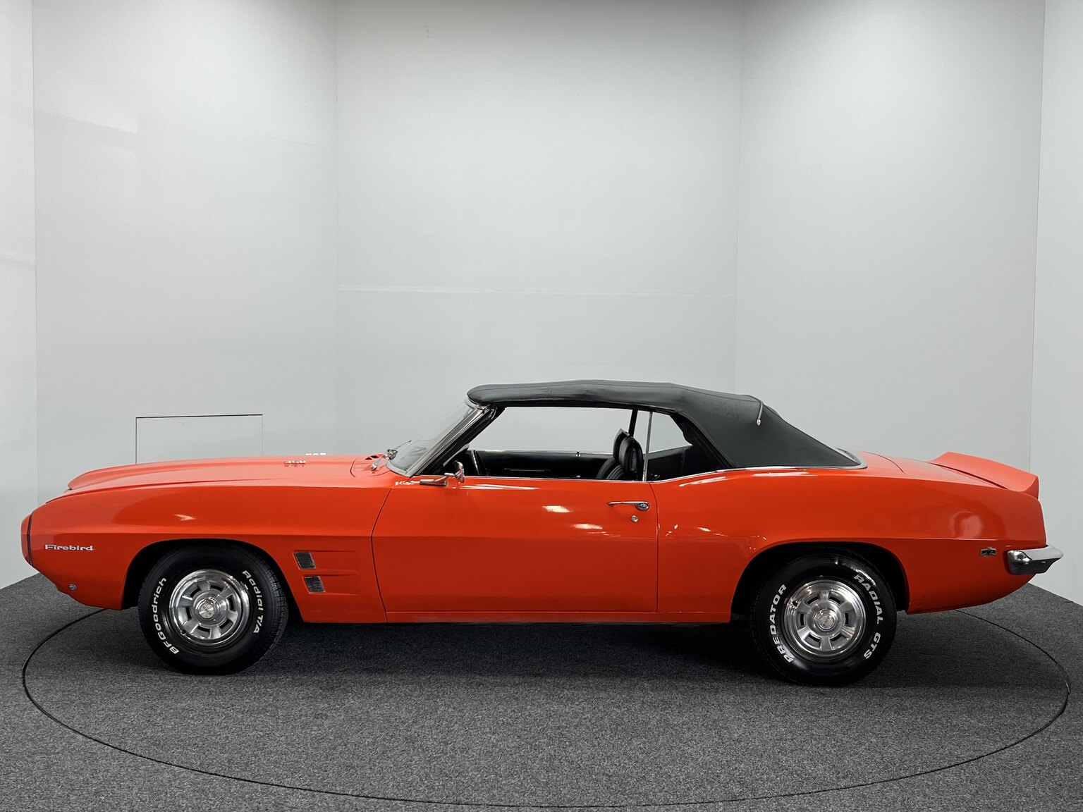 Exteriörbild på 1969 Pontiac Firebird