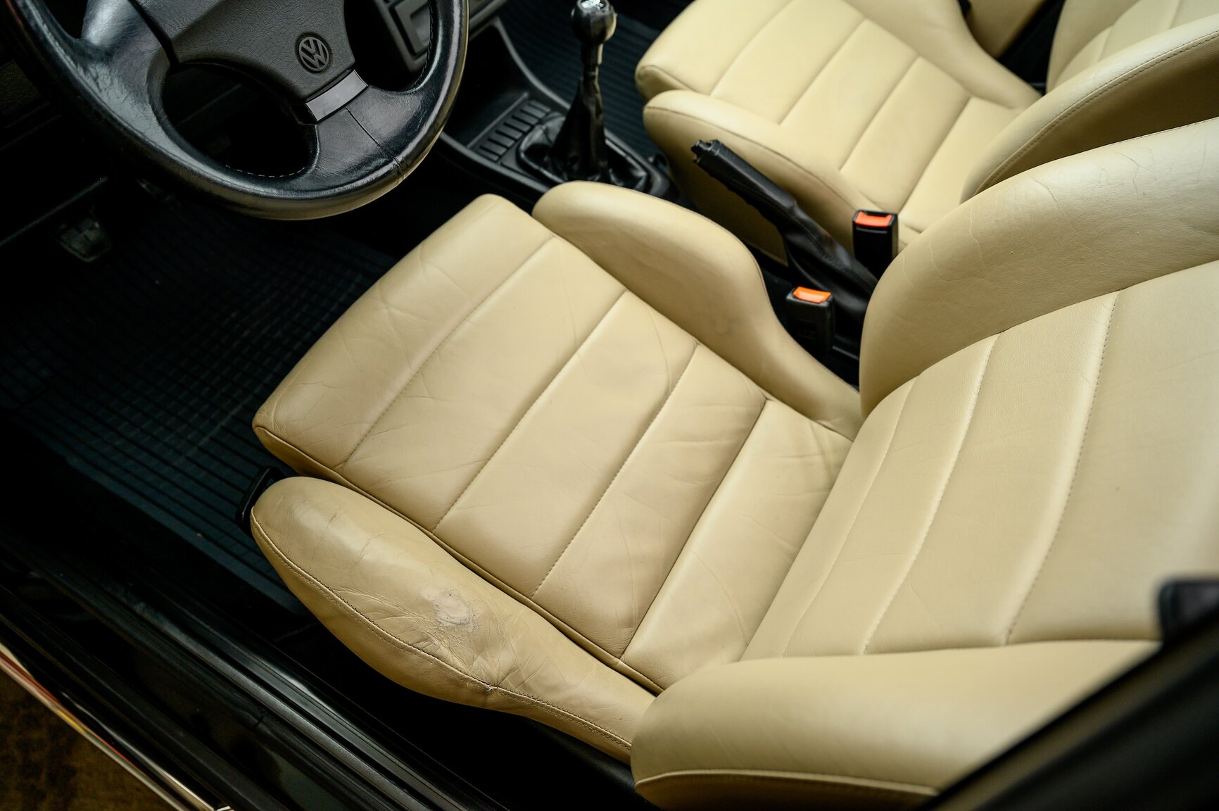 Innenraumfoto von 1991 Volkswagen Golf Country Chrome Edition (3)