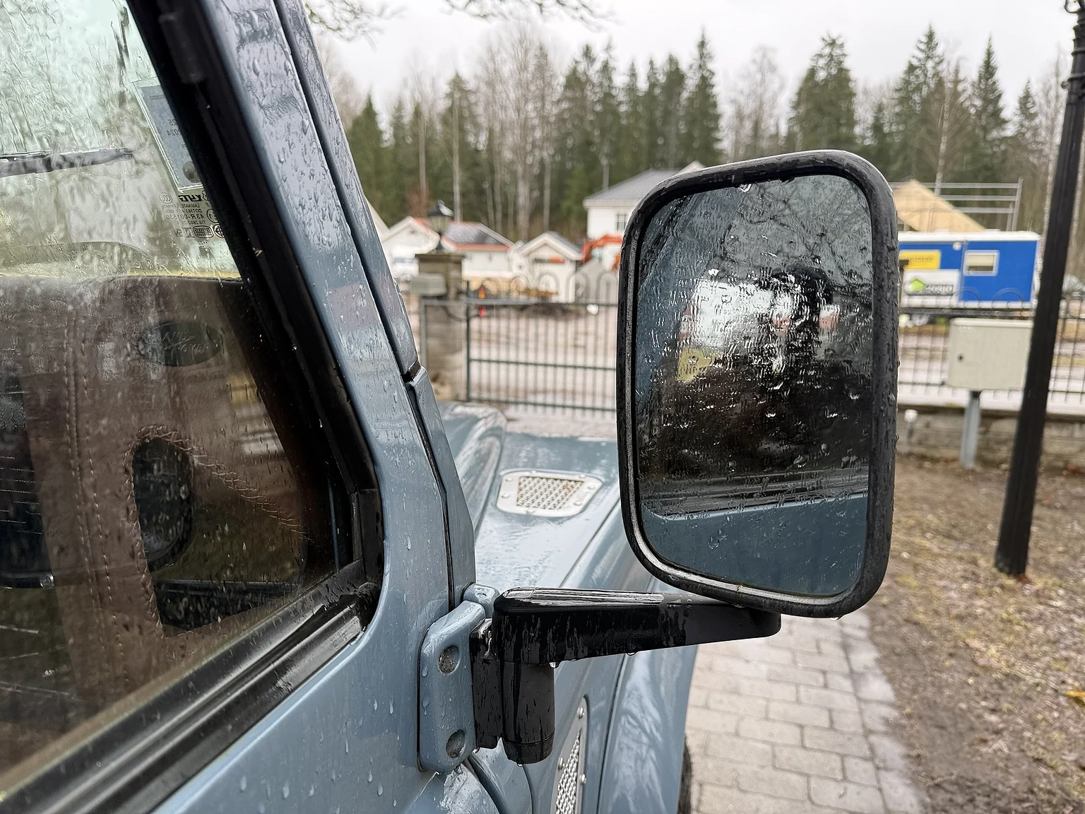 Exterior image of 2000 Land Rover Defender 110 C (30)