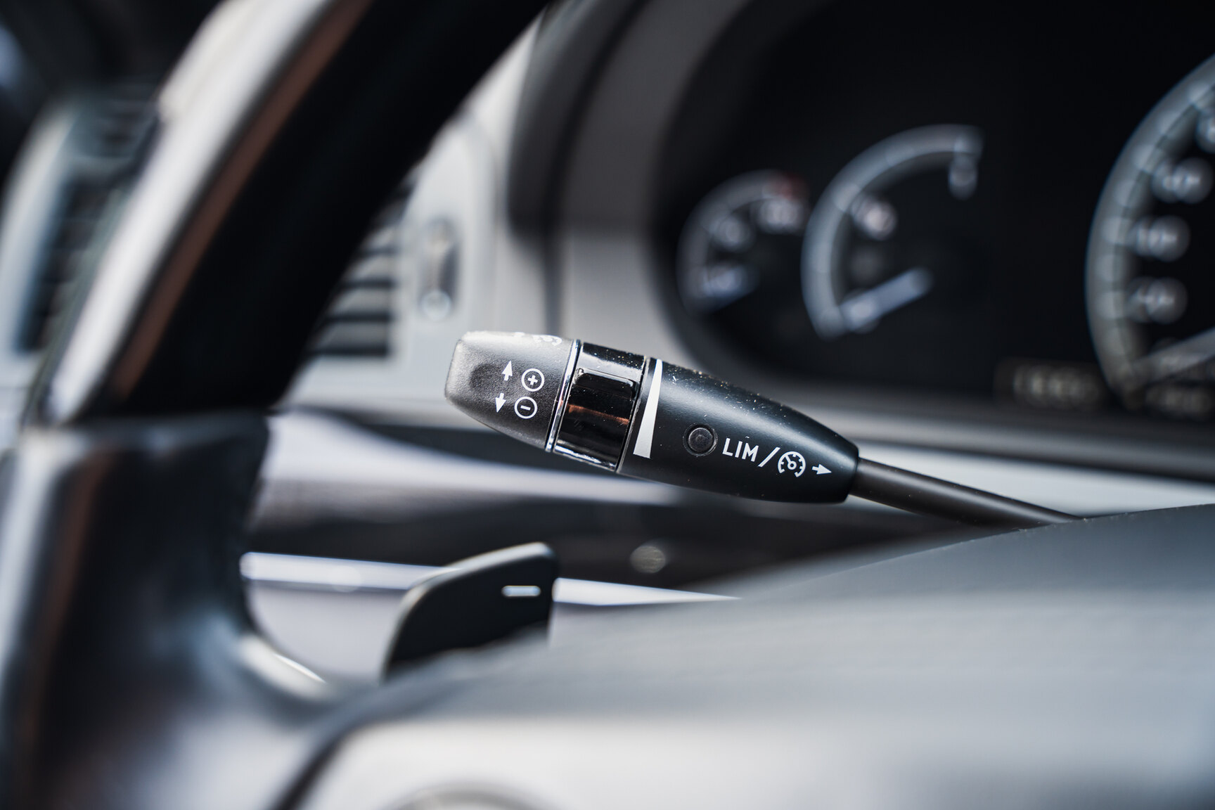 Interior image of 2011 Mercedes-Benz S600