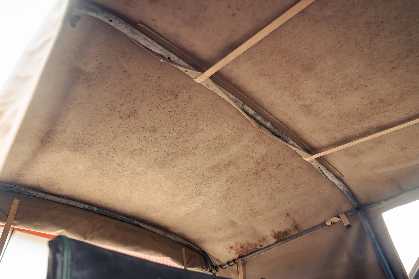 Innenraumfoto von 1953 Land Rover Series 1 Soft Top (31)