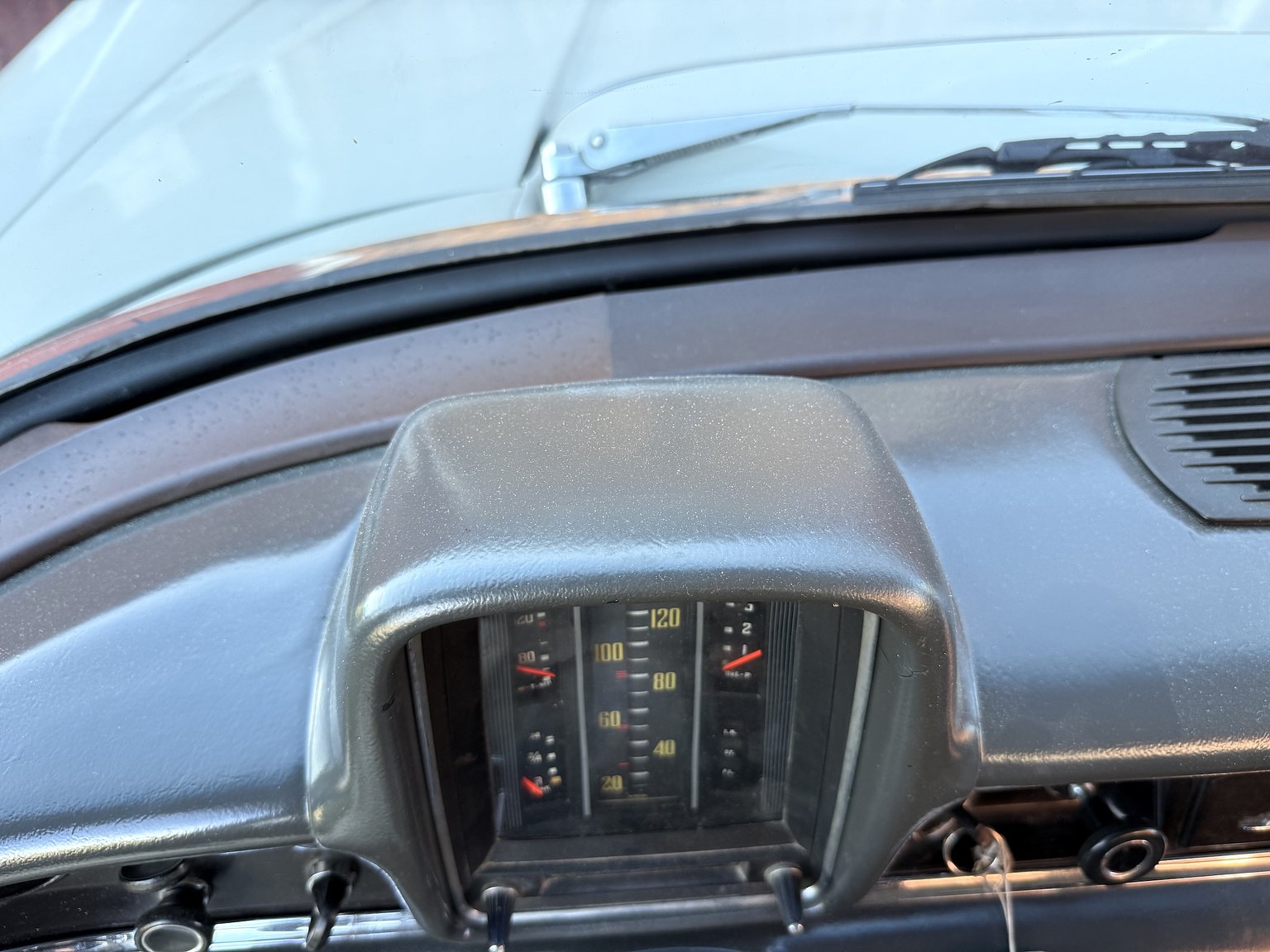 Interiörbild 1967 Mercedes-Benz 200D Safari