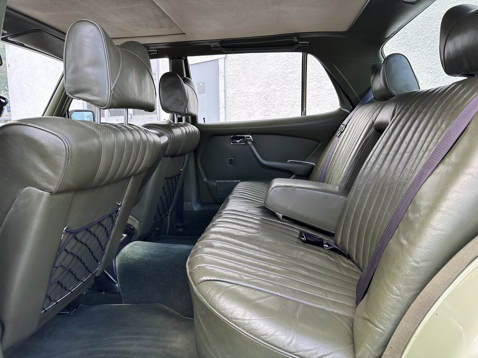 Interior image of 1975 Mercedes Benz 450 SEL (21)