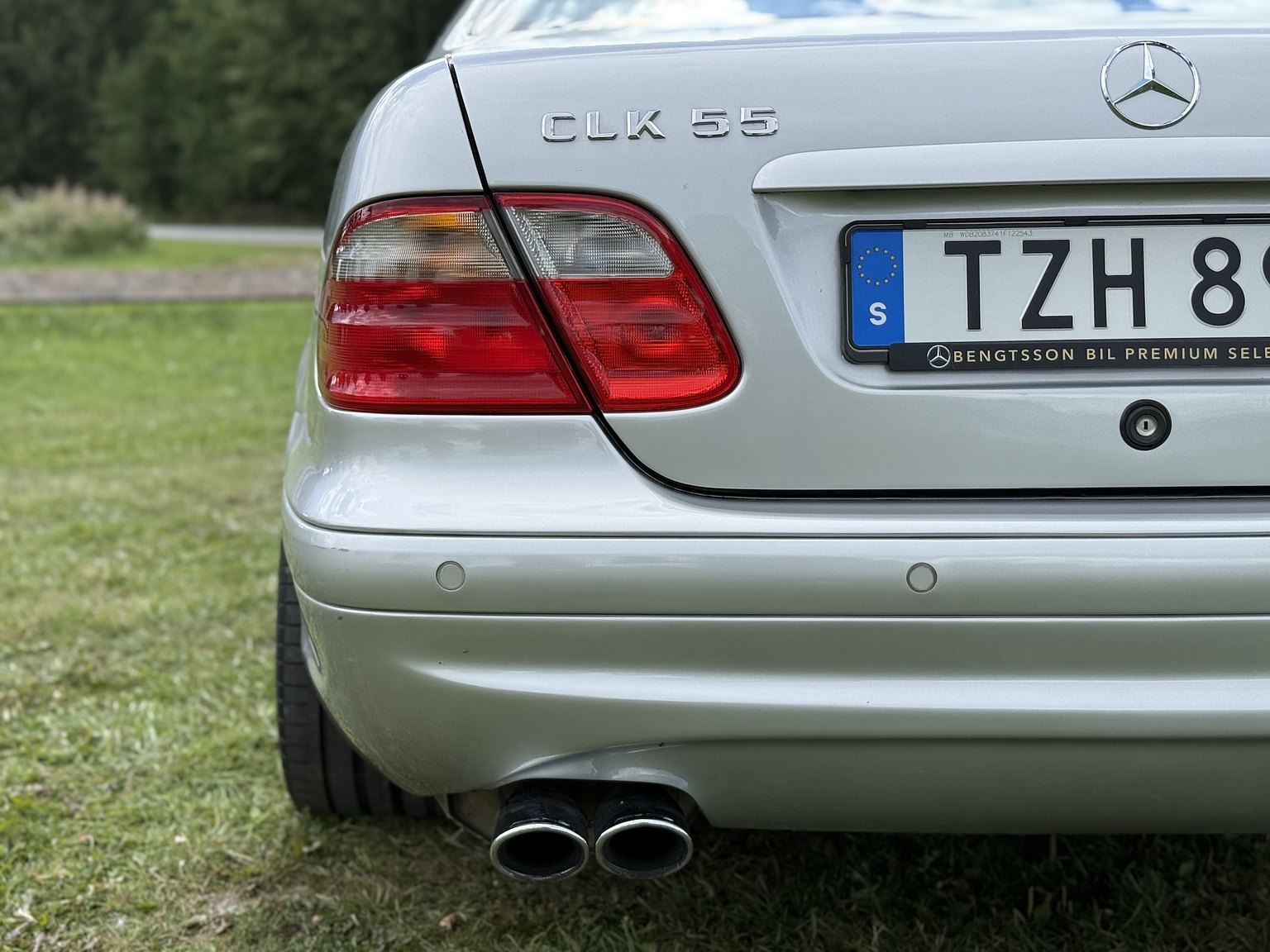 Exterior image of 2000 Mercedes-Benz CLK 55 AMG Coupé