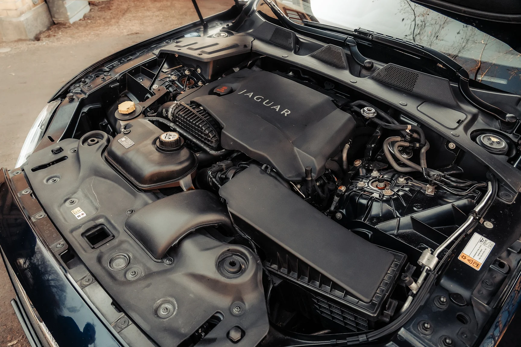 Image of 2012 Jaguar XJ (3) mechanics