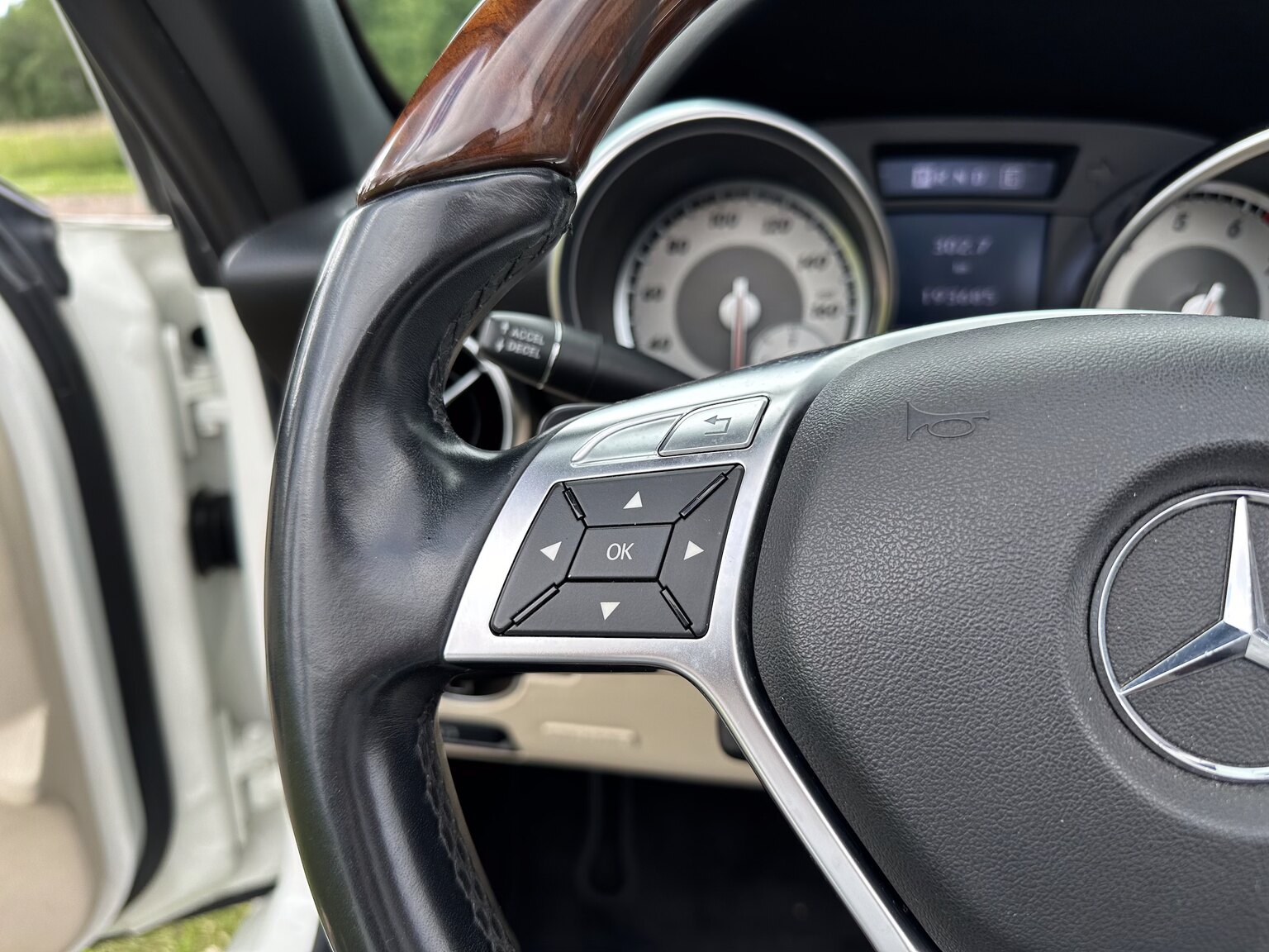 Interiörbild 2012 Mercedes-Benz SLK 350