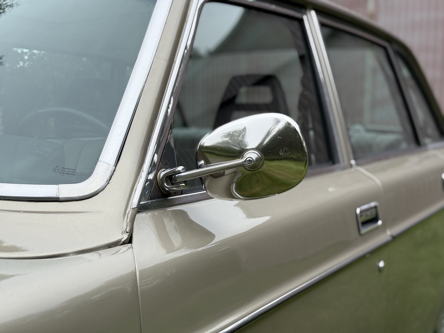 Exterior image of 1976 Volvo 264 V6 GL Automatisk