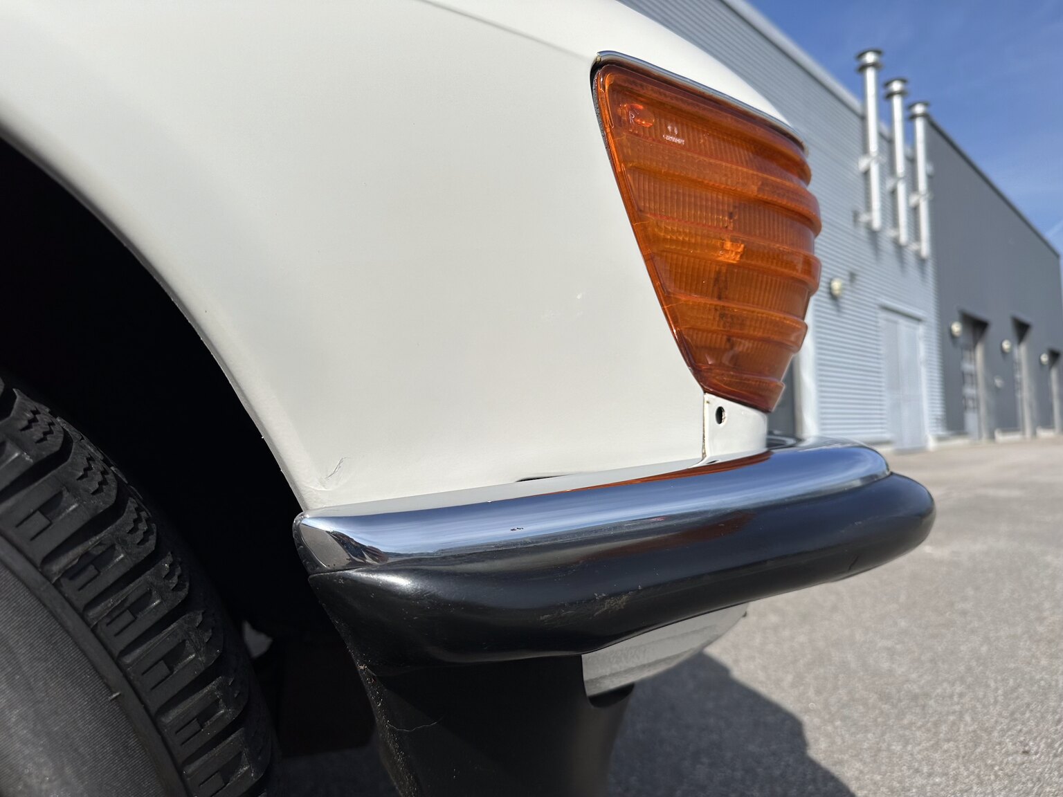 Exteriörbild på 1972 Mercedes-Benz 350 SL