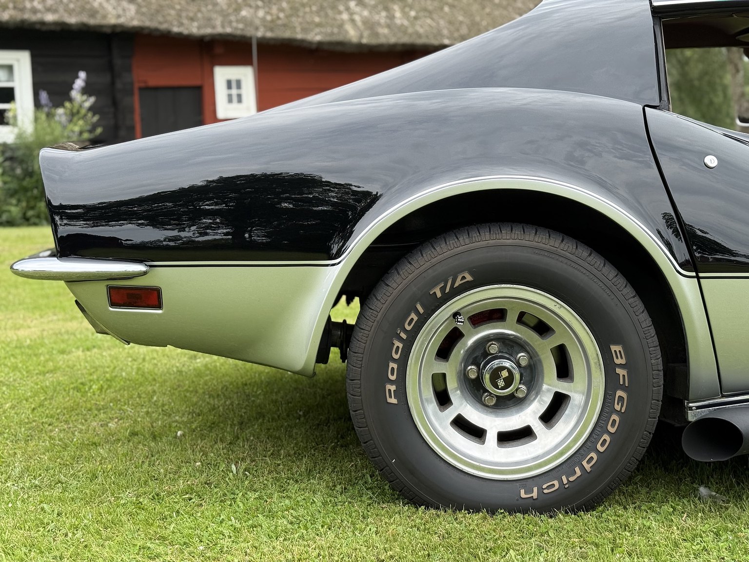 Exterior image of 1973 Chevrolet Corvette Stingray
