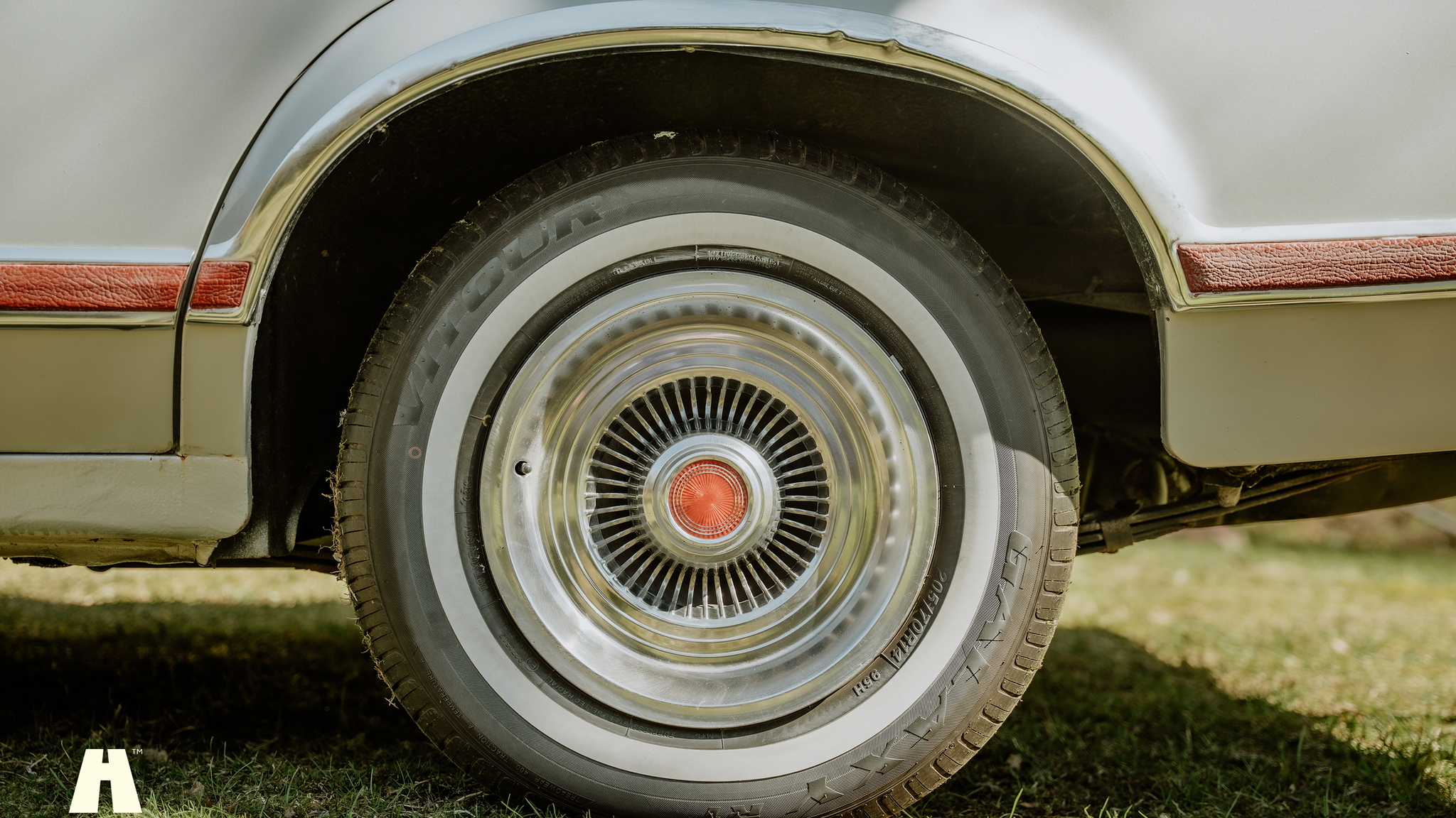 Exteriörbild på 1976 Ford Mercury Monarch Ghia (12)