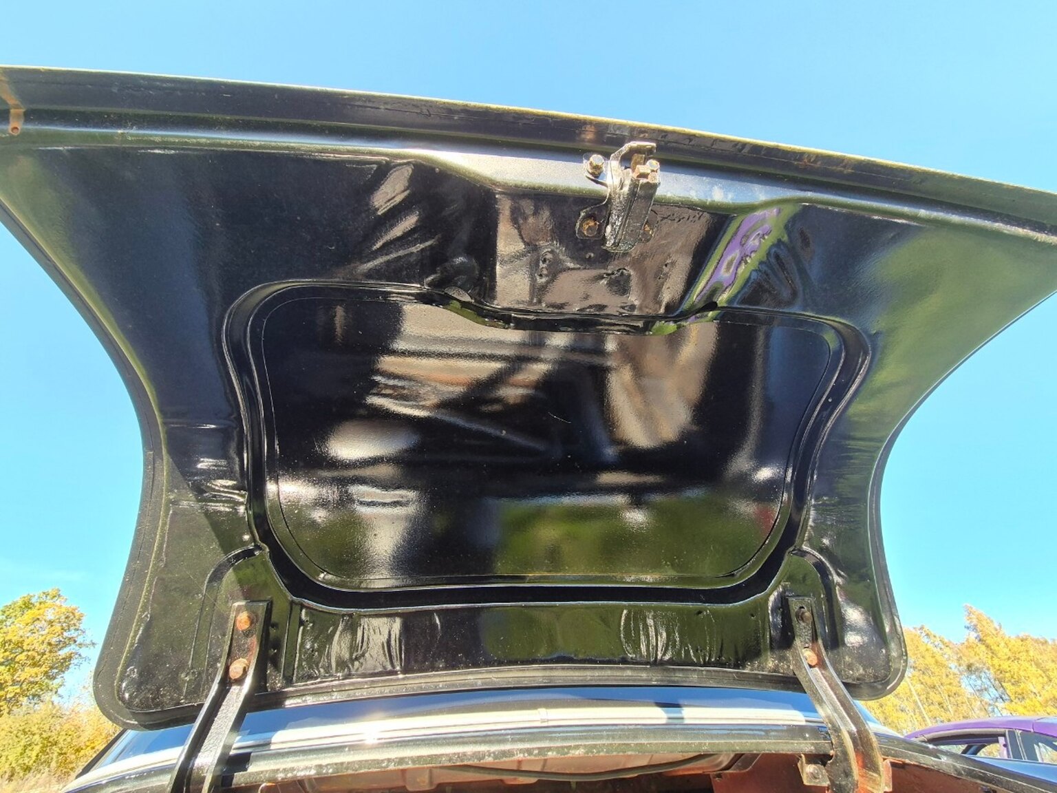Interior image of 1954 Ford Vedette 3.9 V8