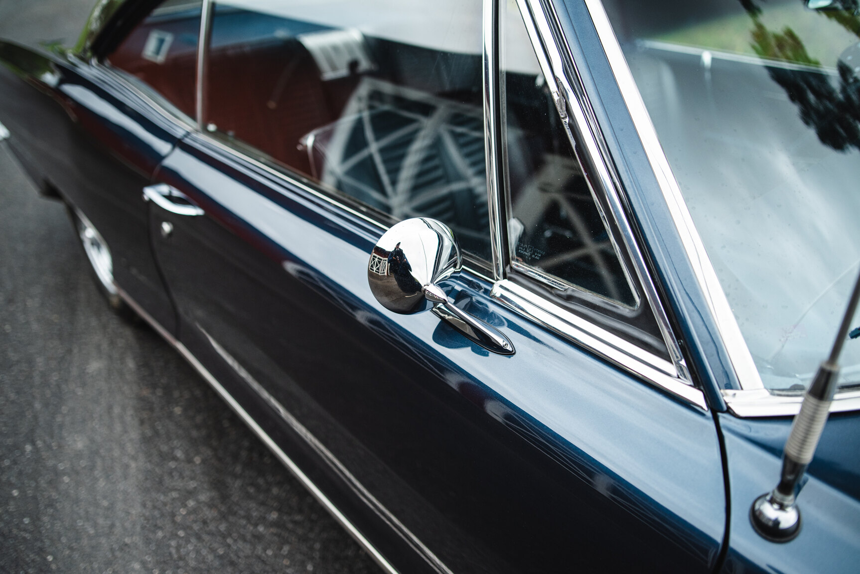 Exterior image of 1965 Pontiac Catalina 421 Tripower-Pack 2+2
