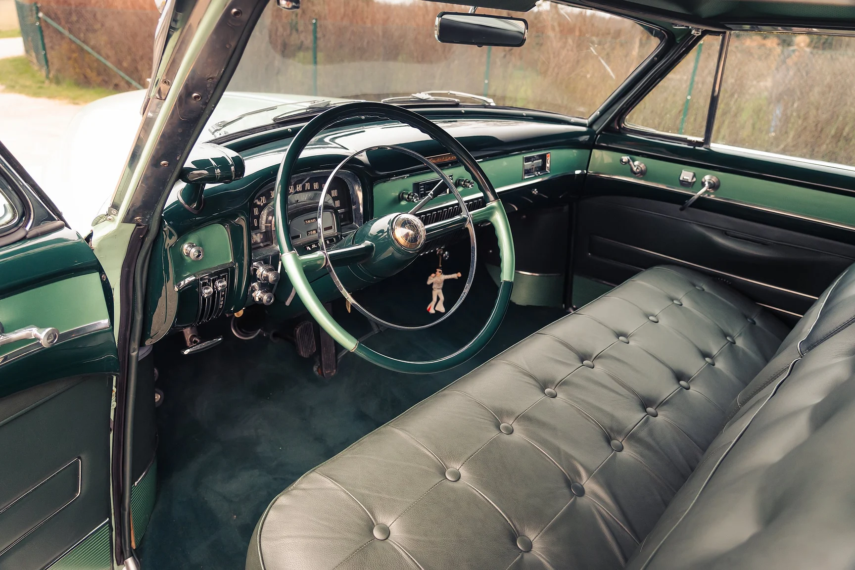 Innenraumfoto von 1953 Cadillac Series 62 (1)