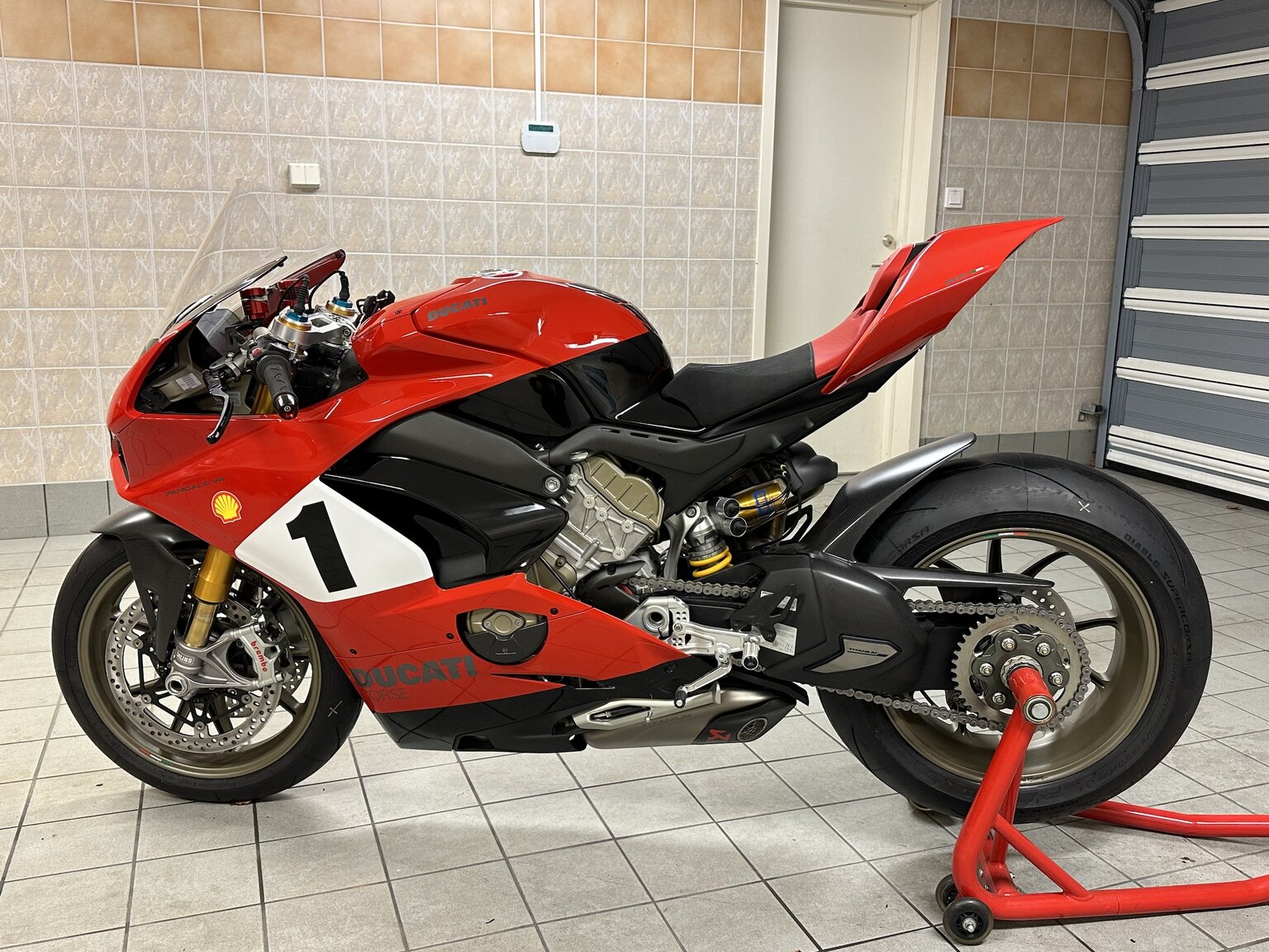 Aussenfoto 2020 Ducati Panigale V4 25° Anniversario (9)