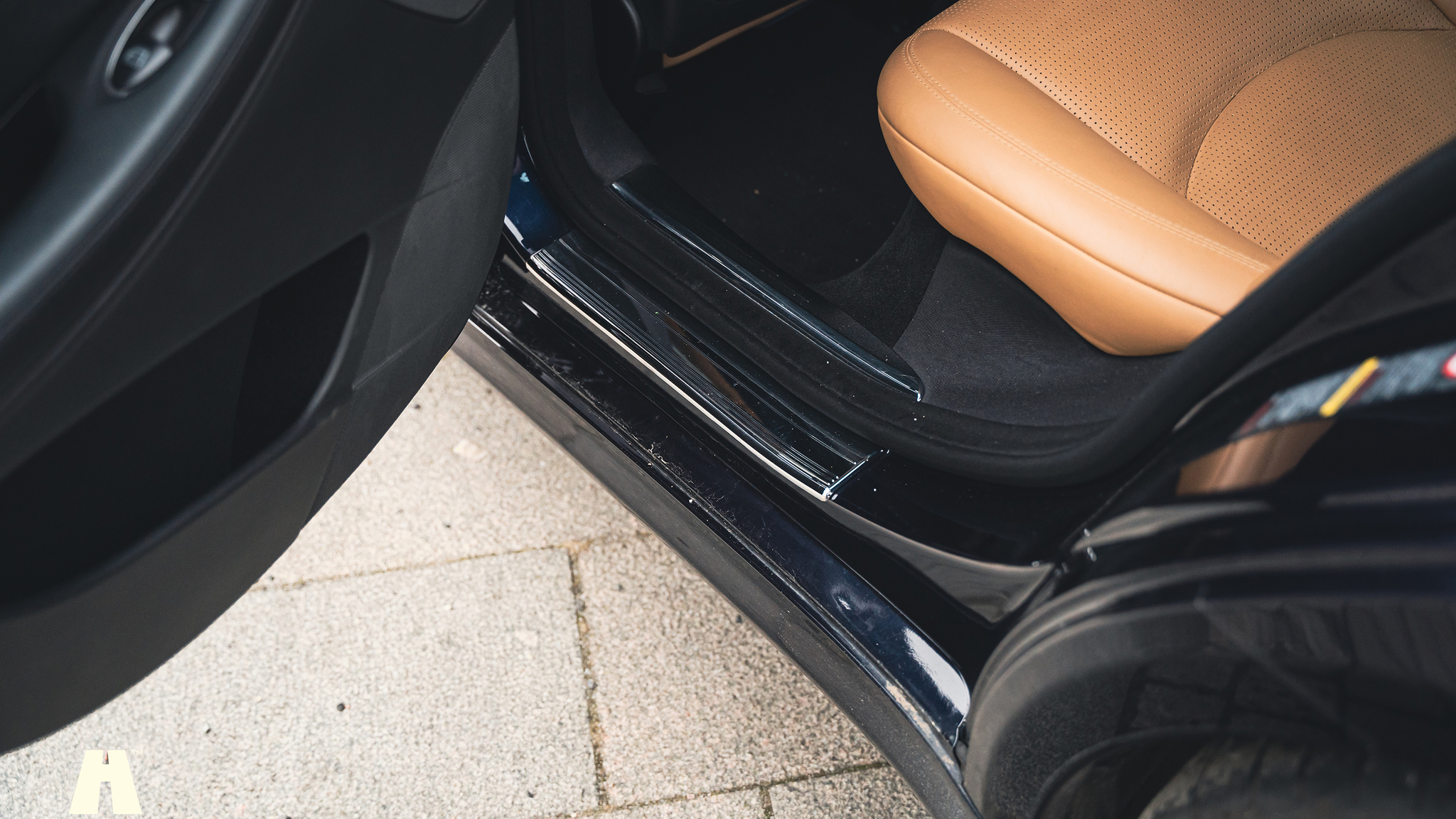 Innenraumfoto von 2008 Mercedes-Benz CLS 63 AMG (16)