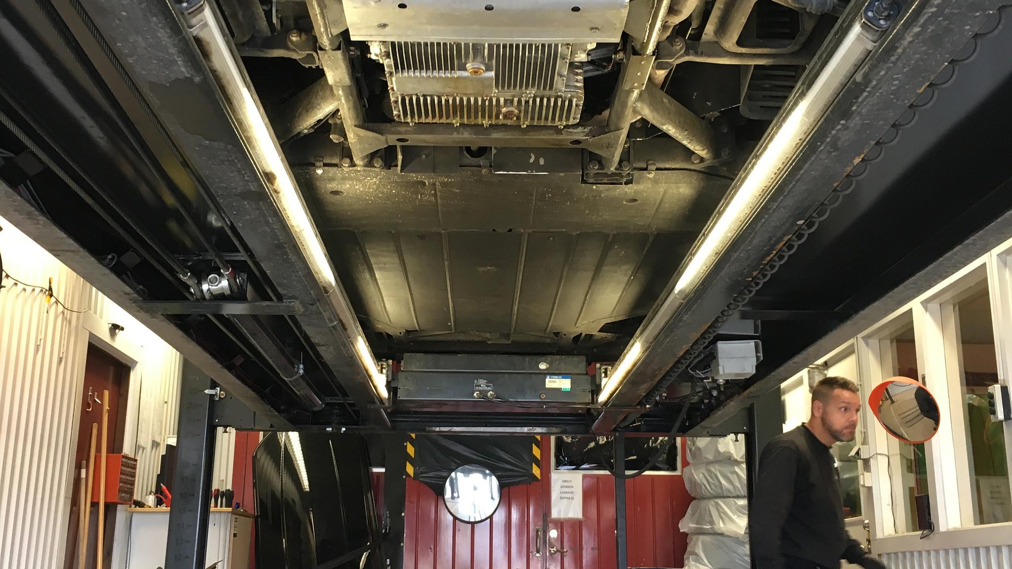 Image of 1985 Ferrari Mondial Quattrovalvole Design by Pininfarina (27) mechanics