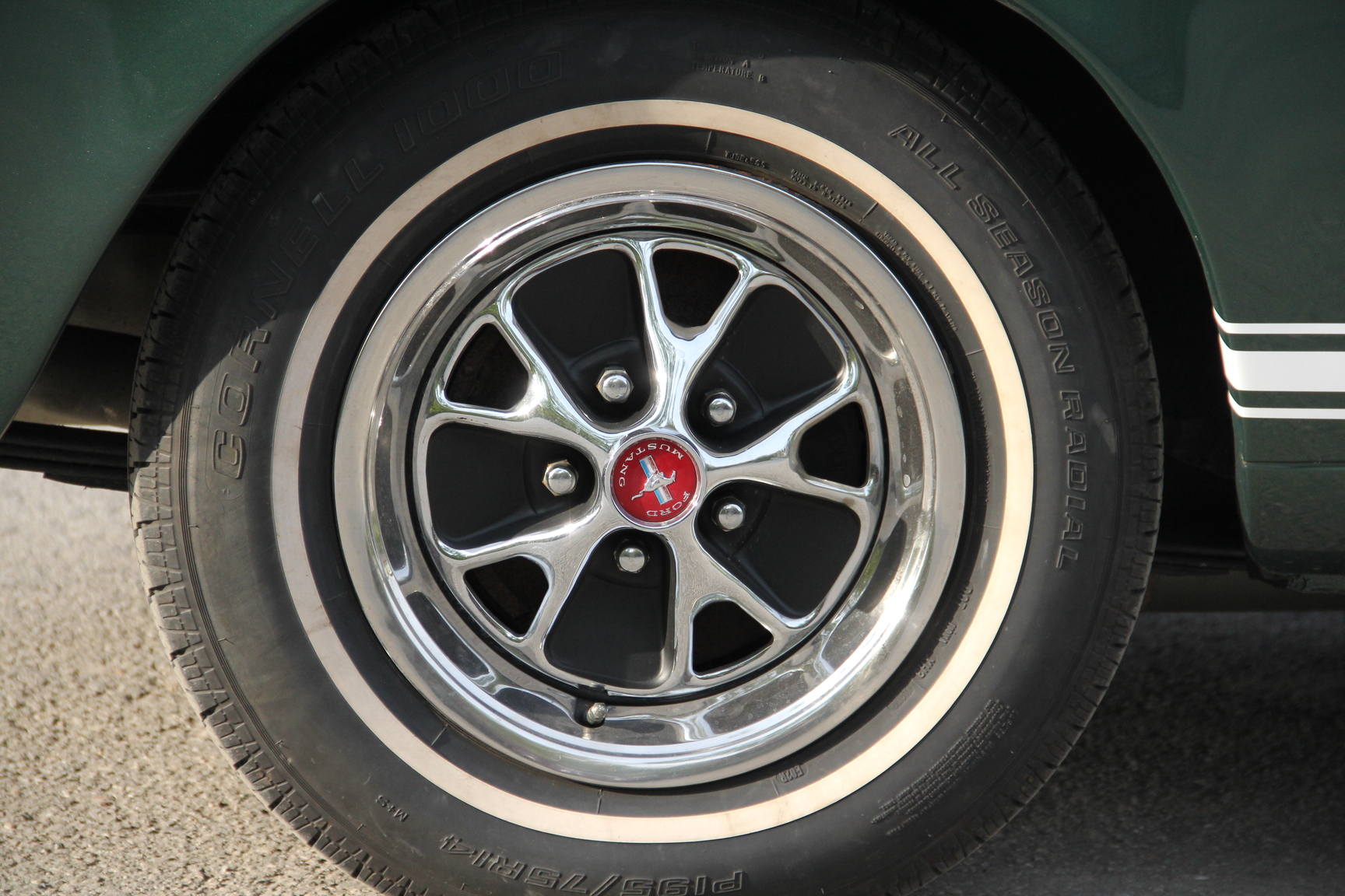 Exterior image of 1966 Ford Mustang Fastback GT-clone (47)