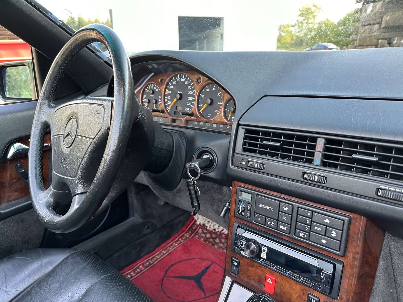 Interiörbild 1995 Mercedes-Benz SL 500